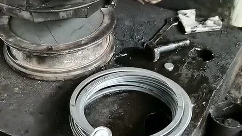 大圓環沖壓,用小工具提高安全系數,知道生產出來的零件是哪里用的嗎